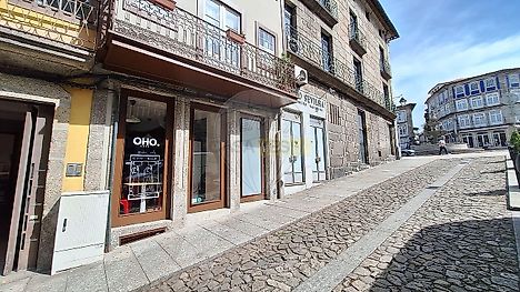 image-9dyk0W9N8x8-0