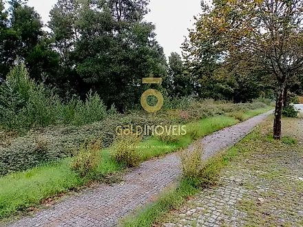 Land for sale in Marco de Canaveses, Portugal — €284,100