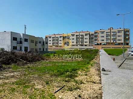 Land for sale in Santa Maria da Feira, Portugal — €225,000
