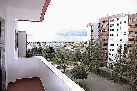 image-3FKqSMZmgeC-0