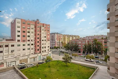 image-EEjyatxuz76-0