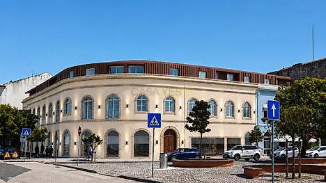 image-FwAIXanvCcU-0