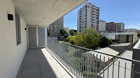 image-CFzuyyNPTrm-0