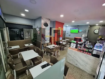 image-F4f5JRUA4Fi-0
