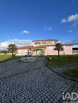 image-7vXsrJXX86R-0