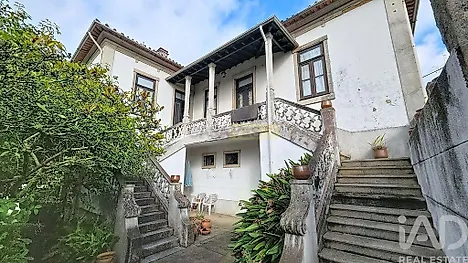 image-FbfPyrUyzAx-0