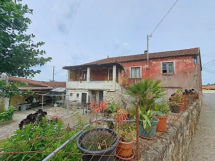 image-8xAKILBgFrh-0
