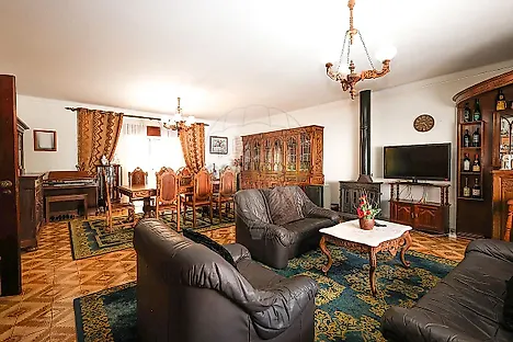 image-2ae376WPRxo-0
