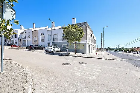 image-8CgBCYJyuT9-0