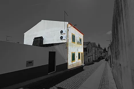 image-KzeMAbam1PI-0