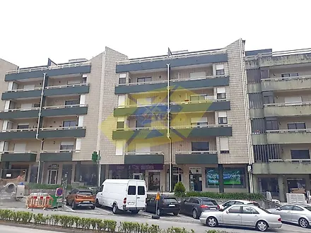 image-45u2UT4tcJF-0