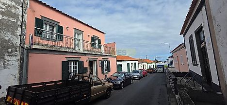 image-DlpQ07dNYE0-0