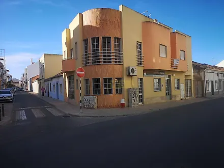 image-FxrV3acqnSJ-0