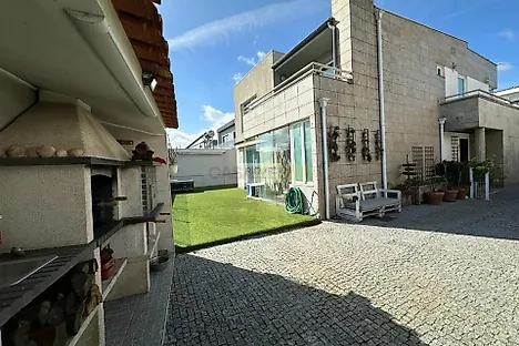 image-GVjlfpq6ZFy-0