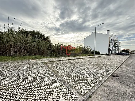 Land for sale in Torres Vedras, Portugal — €850,000