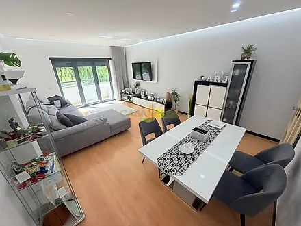 image-LB6DElXrQcX-0
