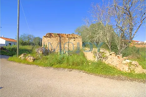 Land for sale in Silves, Portugal — €185,000