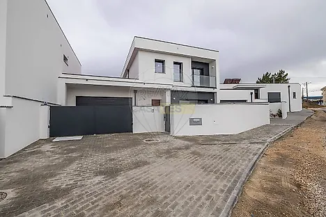 image-JwVo8MT1fIP-0