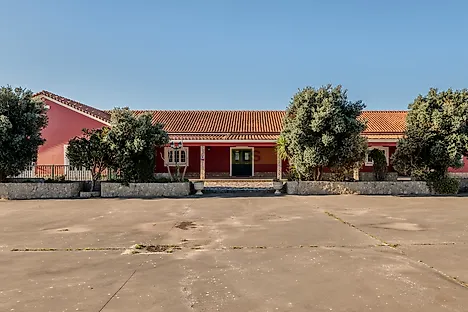 image-JN1KDkuKBWS-0