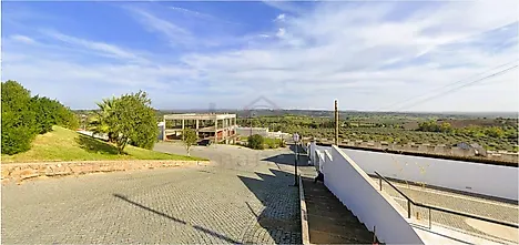 image-50KrpbuXa2T-0
