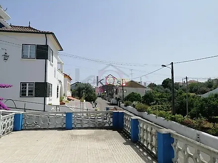 image-7BhSS8n7M7I-0