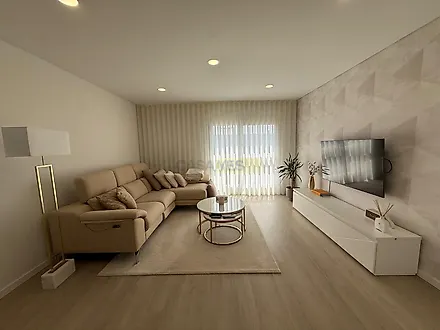 image-gjJ26SzH1t-0
