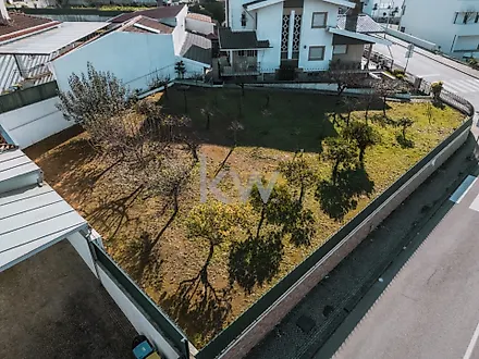Land for sale in São João da Madeira, Portugal — €90,000