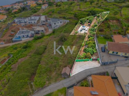 Land for sale in Armamar, Portugal — €299,000