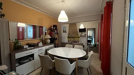 image-EAKSiavnwXz-0