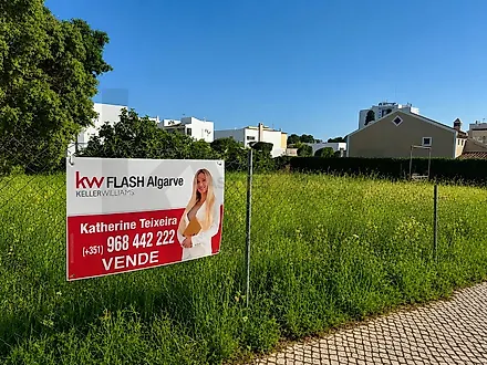 image-9XVzPwmVxix-0