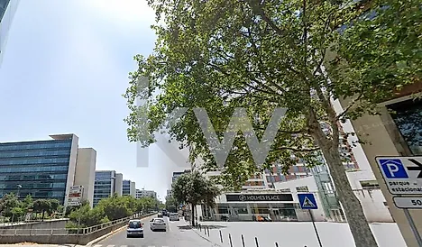 image-Ga2jDd4NvZY-0