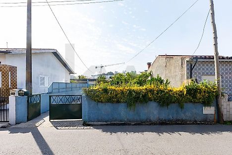 Land for sale in Maia, Portugal — €125,000
