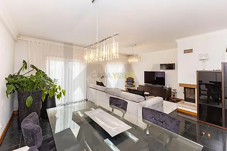 image-BFIsPIMtpjy-0