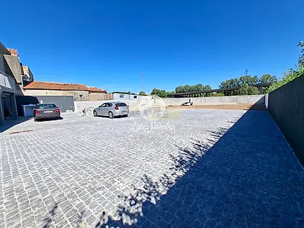 image-GAPpBtIu8GT-0
