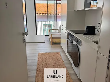 image-Jg2lAMg8C8D-0