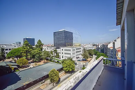 image-9MxdWQMNCag-0