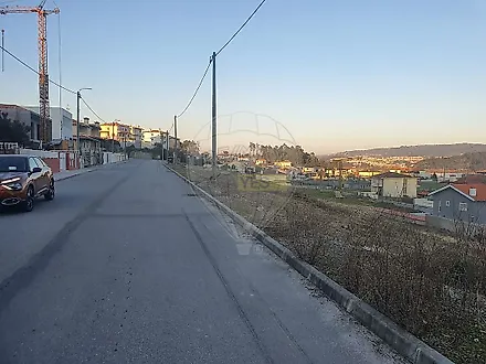image-iQlEAveNg8-0