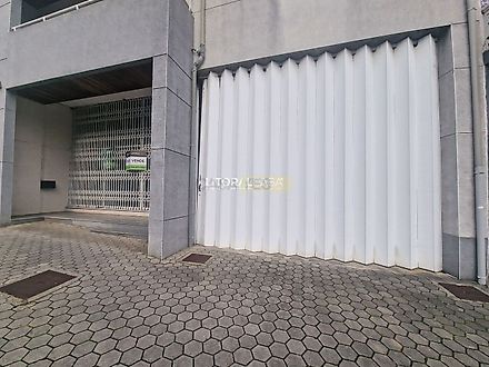 image-5QYDkclapHw-0