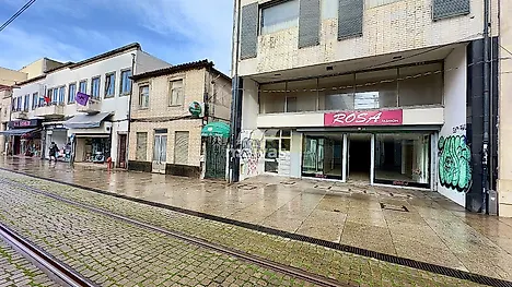 image-7qJaA3mFzJi-0
