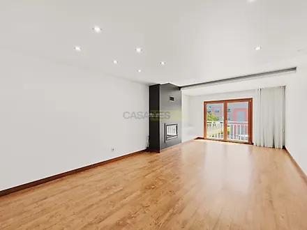 image-IKJCPMimPIr-0