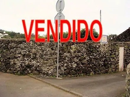 image-EdvTZY9vC9C-0