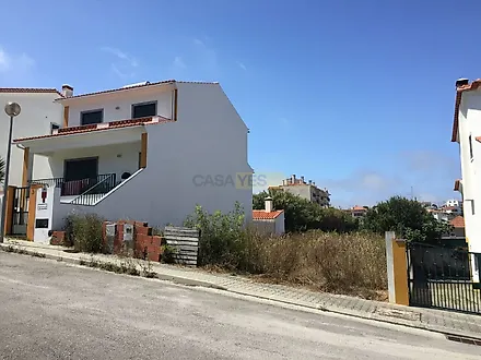 Land for sale in Mafra, Portugal — €79,900