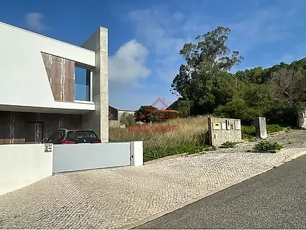 Land for sale in Torres Vedras, Portugal — €65,000