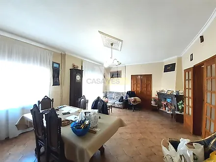 image-LPBTXQ7E9CO-0