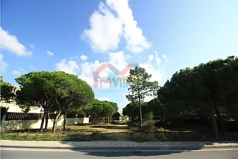 Land for sale in Loulé, Portugal — €1,875,000
