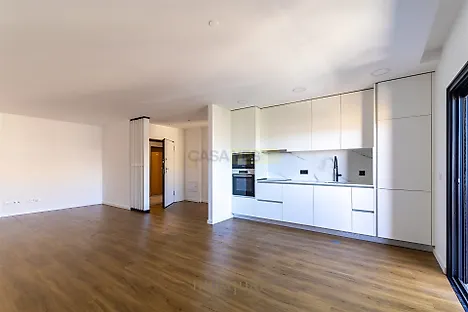 image-8KCB0U7xeTL-0