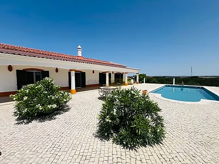 image-3GdvFQ2J2xh-0