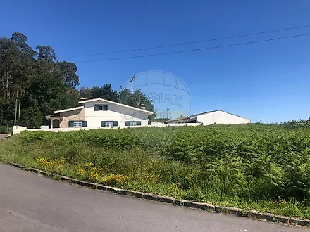 Land for sale in Oliveira de Azeméis, Portugal — €65,500
