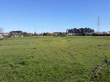 Land for sale in Vila Nova de Gaia, Portugal — €750,000