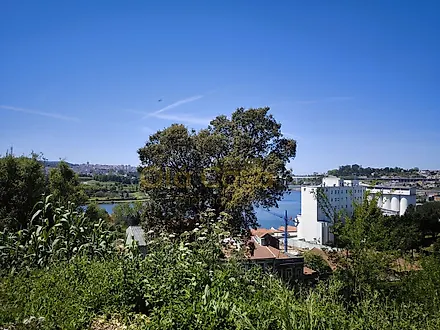 Land for sale in Gondomar, Portugal — €145,000
